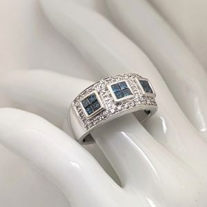 14K White Gold Blue & White Diamond Ring ~1CTW